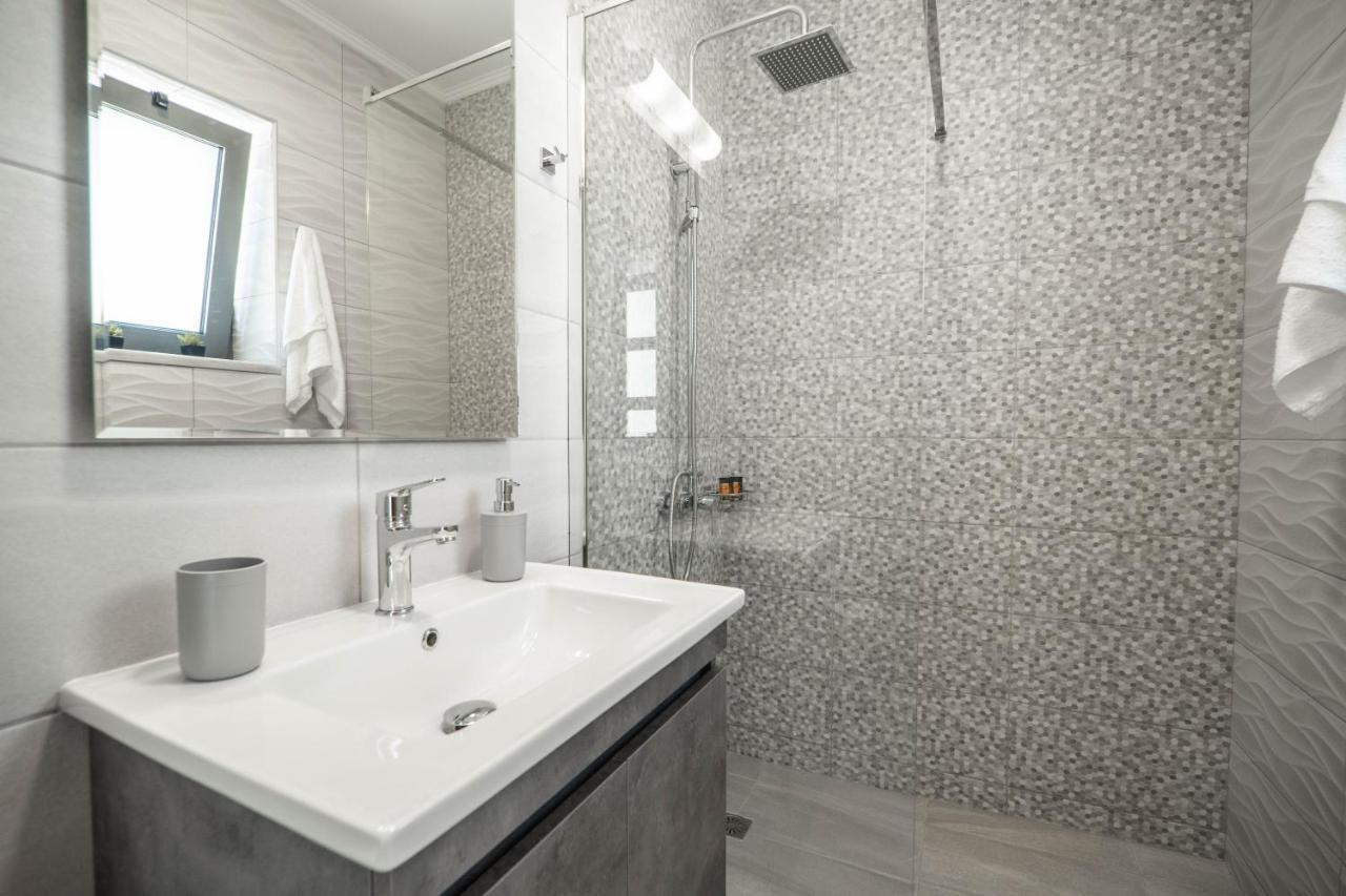 Kiani Apts Kalivai Exteriör bild