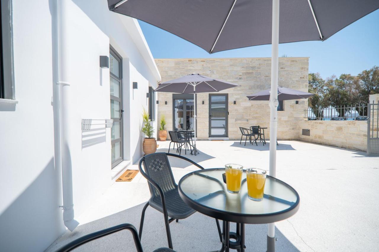 Kiani Apts Kalivai Exteriör bild
